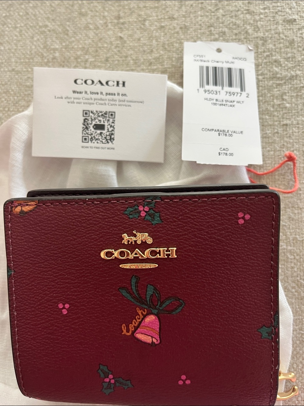 Coach black cherry multi wallet snap ID credit cards money holiday NWT